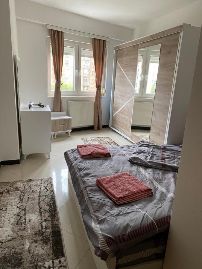 Capital Apartment Prishtina بريشتاين المظهر الخارجي الصورة